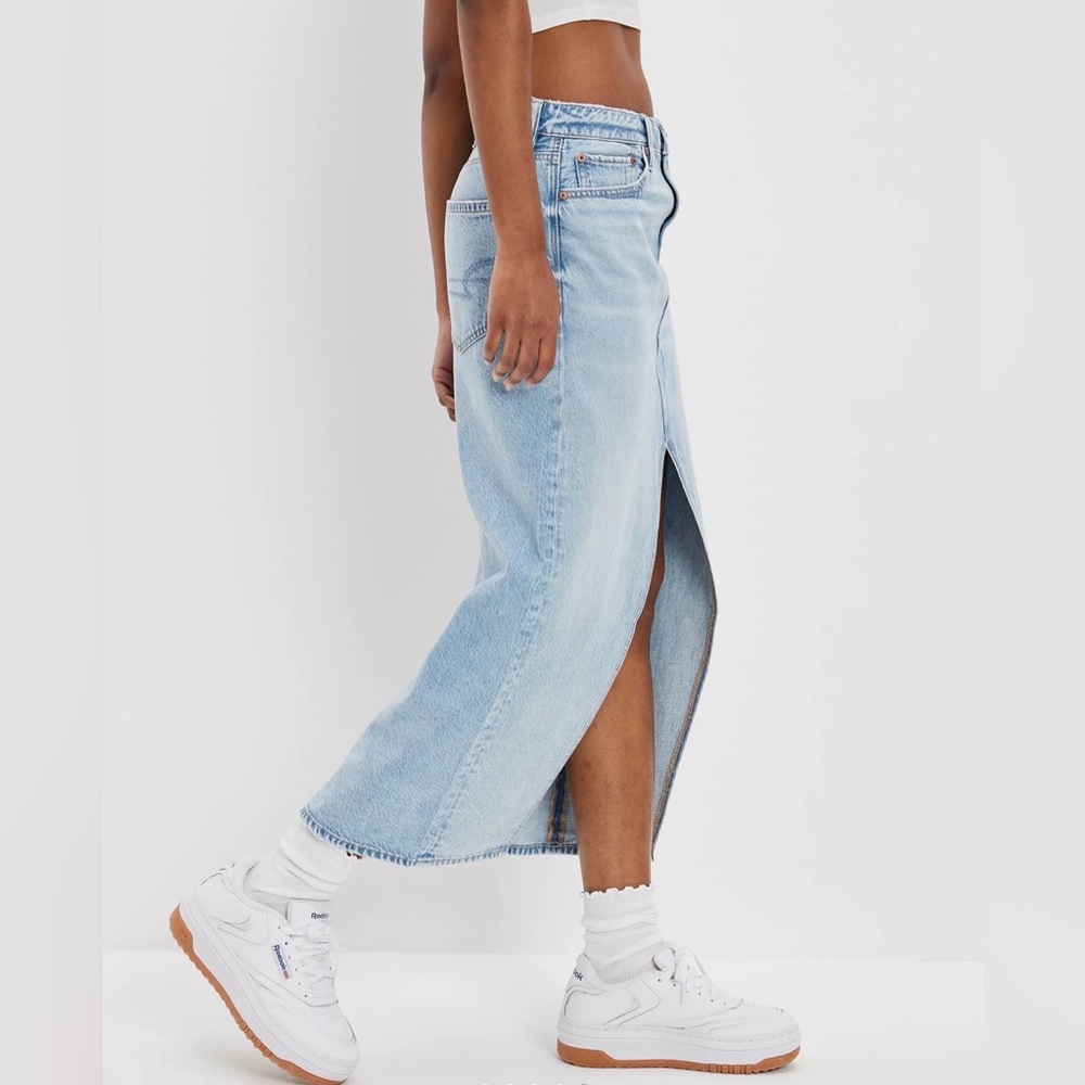 American Eagle Outfitters Light Blue Denim Midi Skirt Size 6